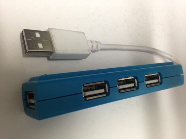 USBのハブ画像